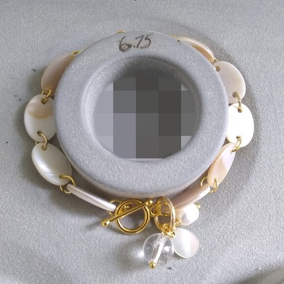 Genuine + Natural Mother of Pearl (MOP) Pearls + Quartz! Feminine Girly Bracelet - Picture 5 of 9